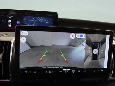 Used 2025 Ford Expedition Platinum image 15