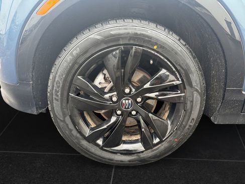 Used 2024 Buick Encore GX Sport Touring image 9