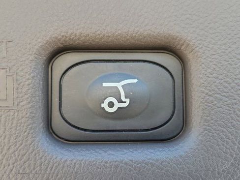 Certified 2023 Lincoln Nautilus AWD w/ Premium Package image 11