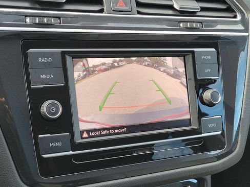 Used 2021 Volkswagen Tiguan S FWD image 15
