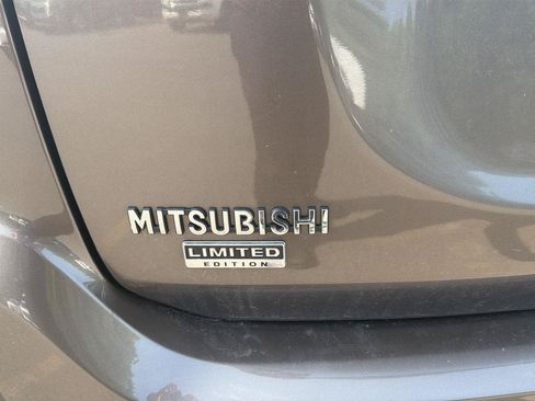 Used 2018 Mitsubishi Outlander LE AWD/4WD image 9