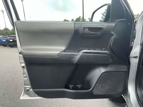 Used 2019 Toyota Tacoma SR w/ SR Convenience Package RWD image 16