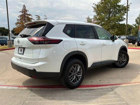 Used 2026 Nissan Rogue SV FWD image 6