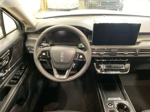 New 2025 Lincoln Corsair AWD w/ Equipment Group 101A image 11