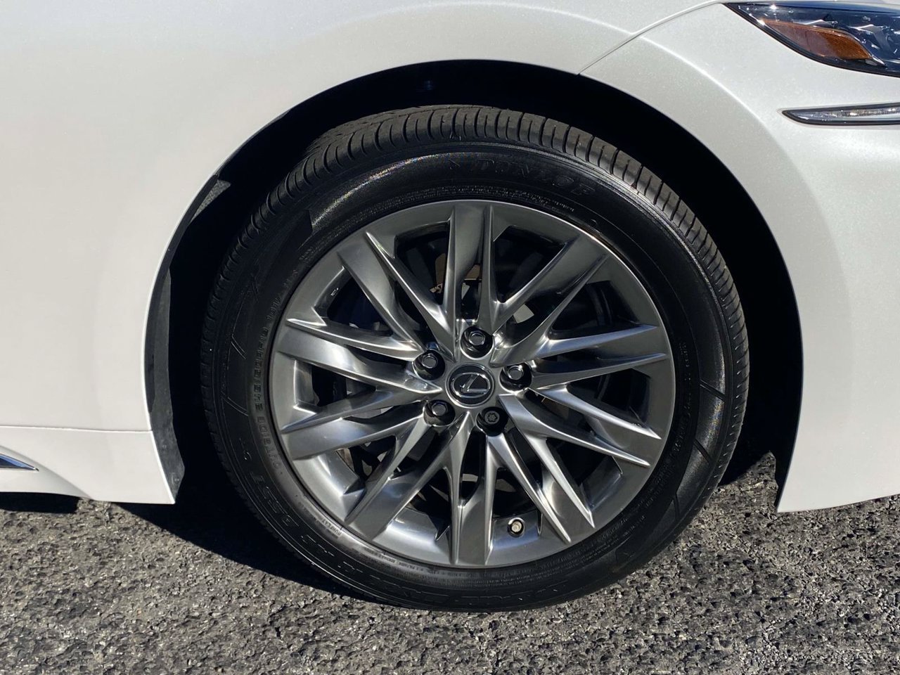 Used 2018 Lexus LS 500 w/ Accessory Package (Z2) RWD image 10