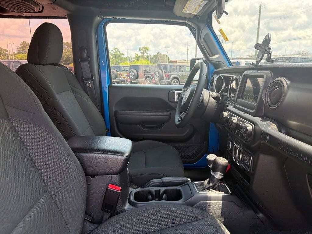 Used 2023 Jeep Wrangler Sport AWD/4WD image 21