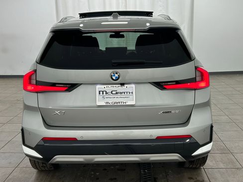 Used 2025 BMW X1 xDrive28i w/ Technology Package image 4