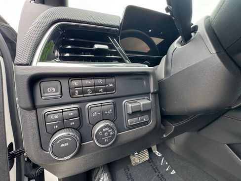 Used 2025 Chevrolet Tahoe RST w/ Comfort Package AWD/4WD image 17