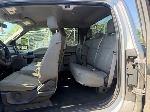 Used 2017 Ford F250 XLT AWD/4WD image 27