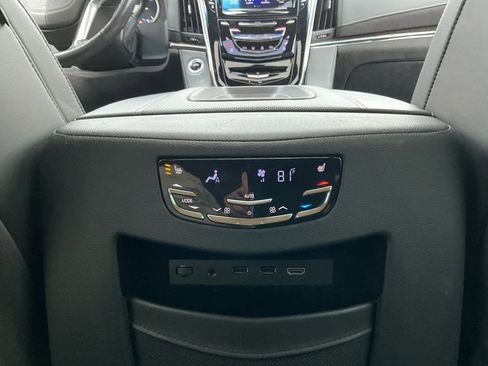 Used 2020 Cadillac Escalade ESV Platinum image 24