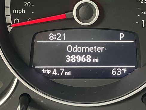 Used 2013 Volkswagen Beetle 2.5 FWD image 13