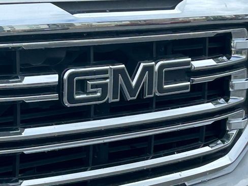 Used 2018 GMC Sierra 1500 SLT image 11