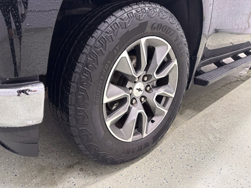 Used 2021 Chevrolet Silverado 1500 LT AWD/4WD image 12