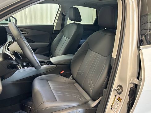 Certified 2026 Audi Q3 quattro 2.0T AWD/4WD image 9