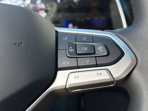 Certified 2023 Volkswagen Jetta SE FWD image 32
