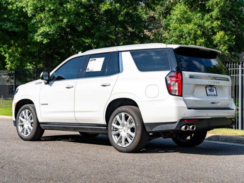 Used 2021 Chevrolet Tahoe High Country w/ Premium Package AWD/4WD image 8