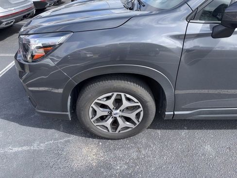 Used 2020 Subaru Forester Premium image 5