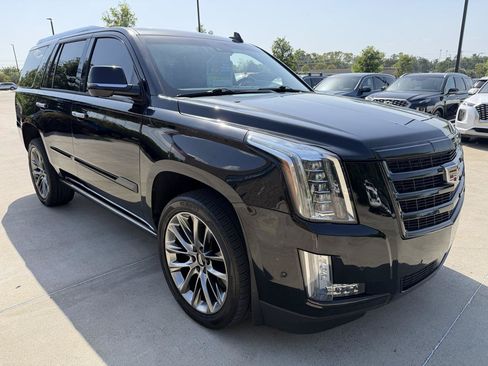 Used 2019 Cadillac Escalade Premium Luxury w/ Escalade Sport Edition RWD image 3