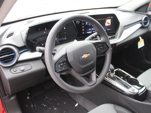 New 2026 Chevrolet Trax LT image 10