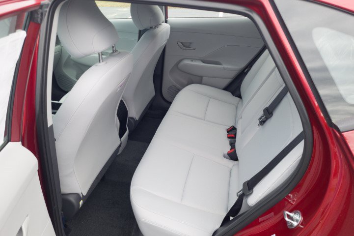 New 2027 Hyundai Kona SE FWD image 15