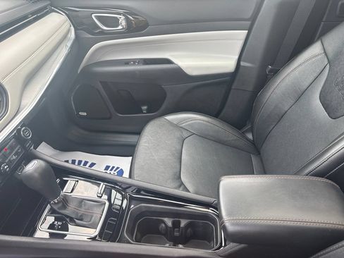 Certified 2022 Jeep Compass Limited w/ Sun and Sound Group AWD/4WD image 22