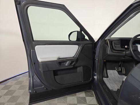 Used 2024 Rivian R1S Adventure AWD/4WD image 16