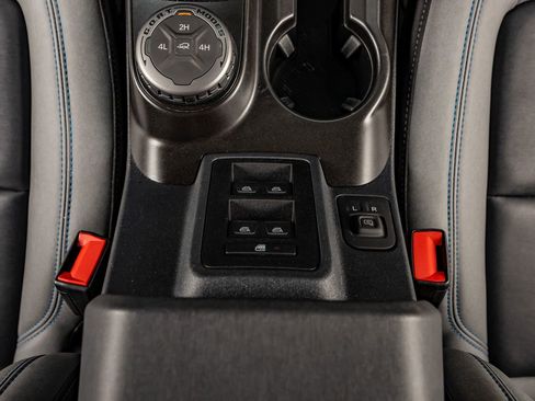Used 2022 Ford Bronco Black Diamond image 28