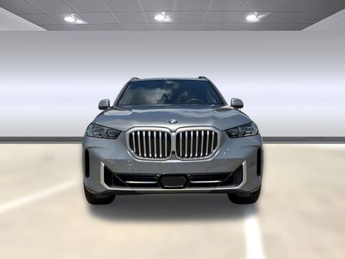 Used 2024 BMW X5 xDrive40i w/ Premium Package AWD/4WD image 5