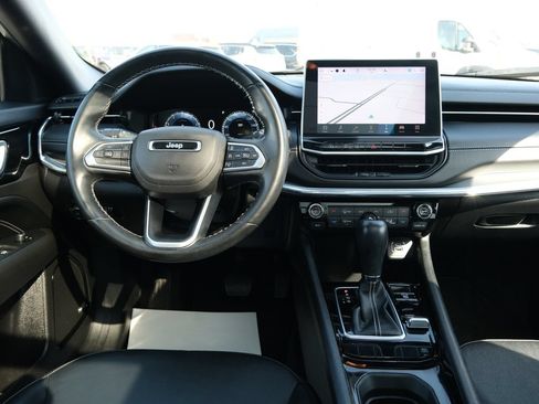 Used 2022 Jeep Compass High Altitude AWD/4WD image 31