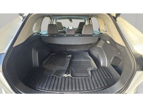 Used 2024 Toyota RAV4 XLE w/ Convenience Package FWD image 12