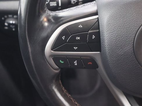 Used 2020 Jeep Grand Cherokee Limited image 25