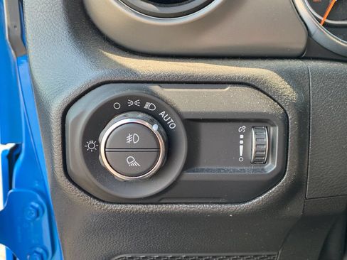 Used 2023 Jeep Gladiator Sport AWD/4WD image 20