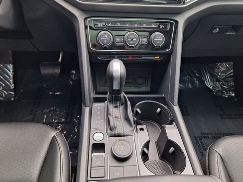 Used 2023 Volkswagen Atlas SE image 23