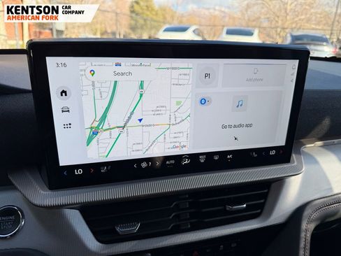 Used 2025 Ford Explorer Active w/ Active Comfort Package image 25