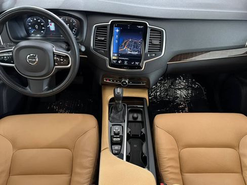 Used 2019 Volvo XC90 T6 Momentum w/ Advanced Package image 3