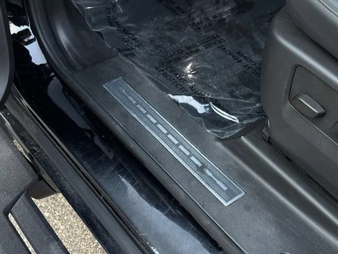 Used 2024 GMC Hummer EV 3X w/ LPO, Illumination Package AWD/4WD image 8