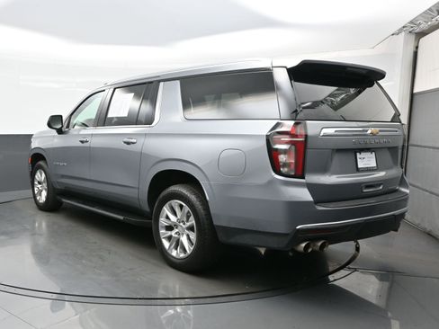 Used 2023 Chevrolet Suburban Premier image 4