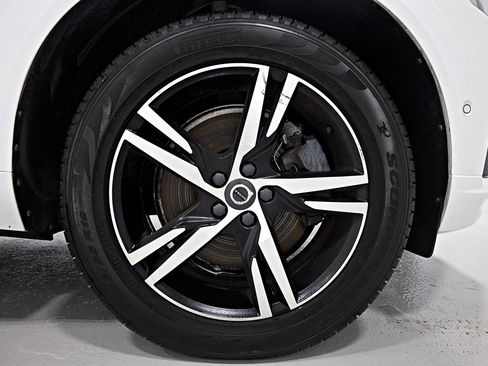 Used 2018 Volvo XC60 T6 R-Design w/ Vision Package AWD/4WD image 38