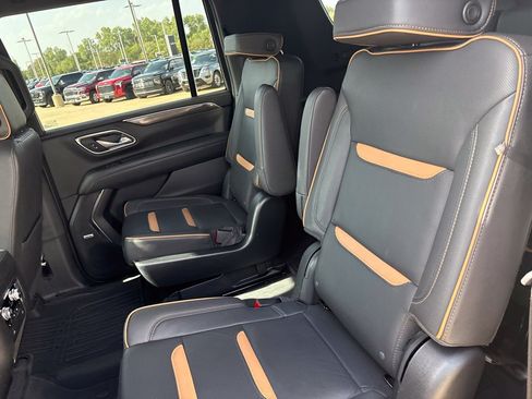 Used 2023 GMC Yukon XL AT4 AWD/4WD image 16