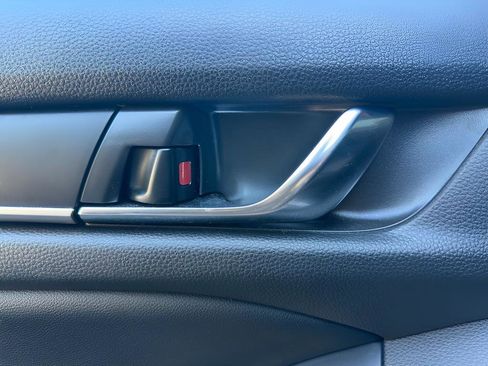 Used 2022 Honda Accord Sport image 41
