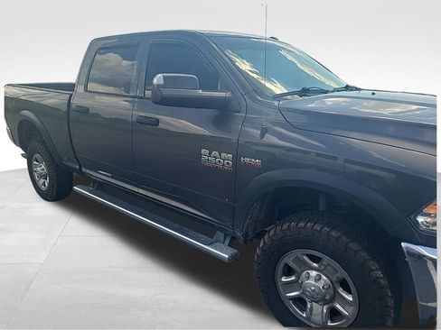 Used 2018 RAM 2500 Tradesman w/ Chrome Appearance Group AWD/4WD image 4