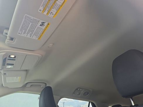 Used 2025 Ford Explorer Active image 29