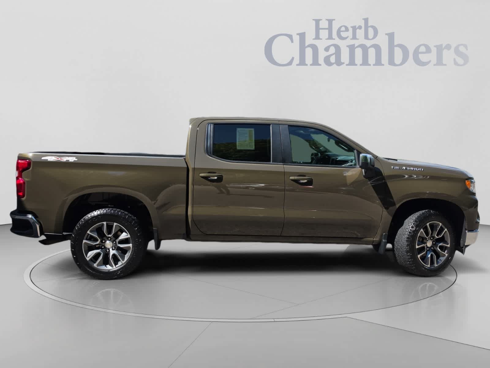 Used 2023 Chevrolet Silverado 1500 LT AWD/4WD image 11