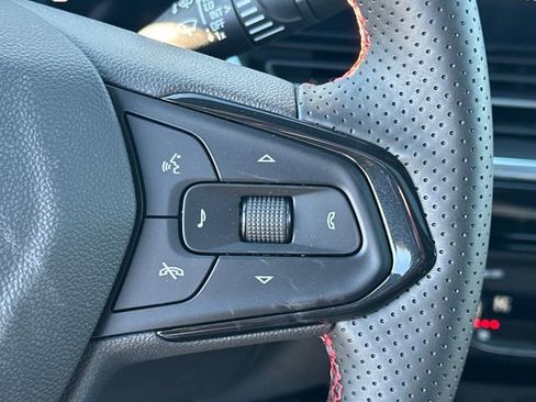Used 2026 Chevrolet Trax RS w/ Sunroof Package FWD image 31