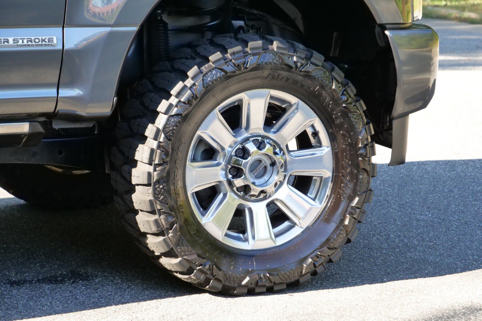 Used 2019 Ford F350 Platinum AWD/4WD image 3