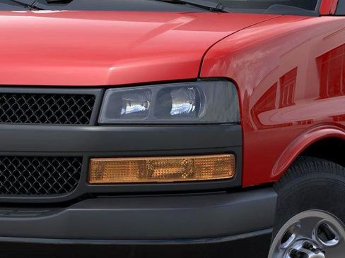 New 2026 Chevrolet Express 3500 RWD image 10