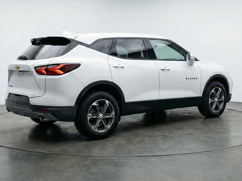 Used 2025 Chevrolet Blazer LT FWD image 9