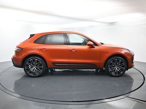Certified 2025 Porsche Macan image 16