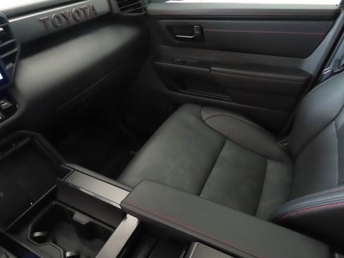 Used 2025 Toyota Sequoia TRD Pro AWD/4WD image 20