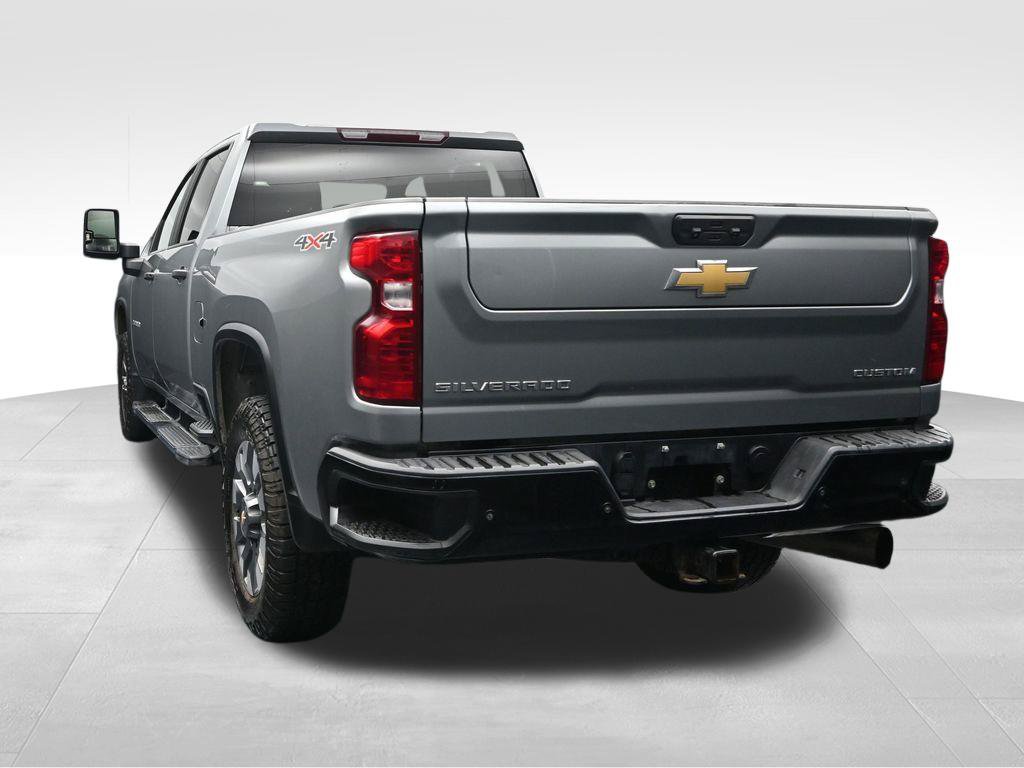 Used 2024 Chevrolet Silverado 2500 Custom w/ Custom Value Package AWD/4WD image 2